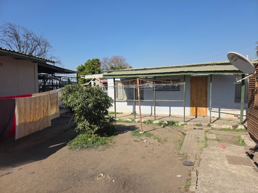 5 Bedroom Property for Sale in Oos Einde North West